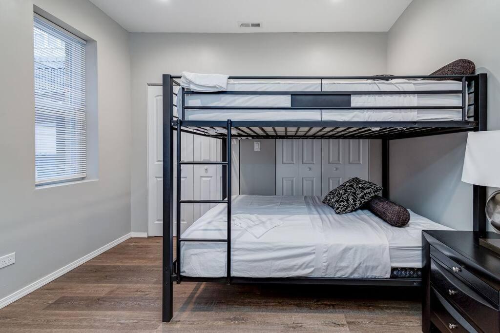 Suite 2 On Southport 4 Queen Beds Chicago Eksteriør billede